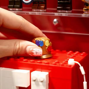 Wandvitrine für 124 LEGO® Marvel Minifiguren