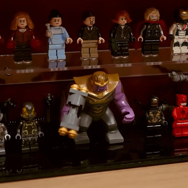 Wandvitrine für 124 LEGO® Marvel Minifiguren