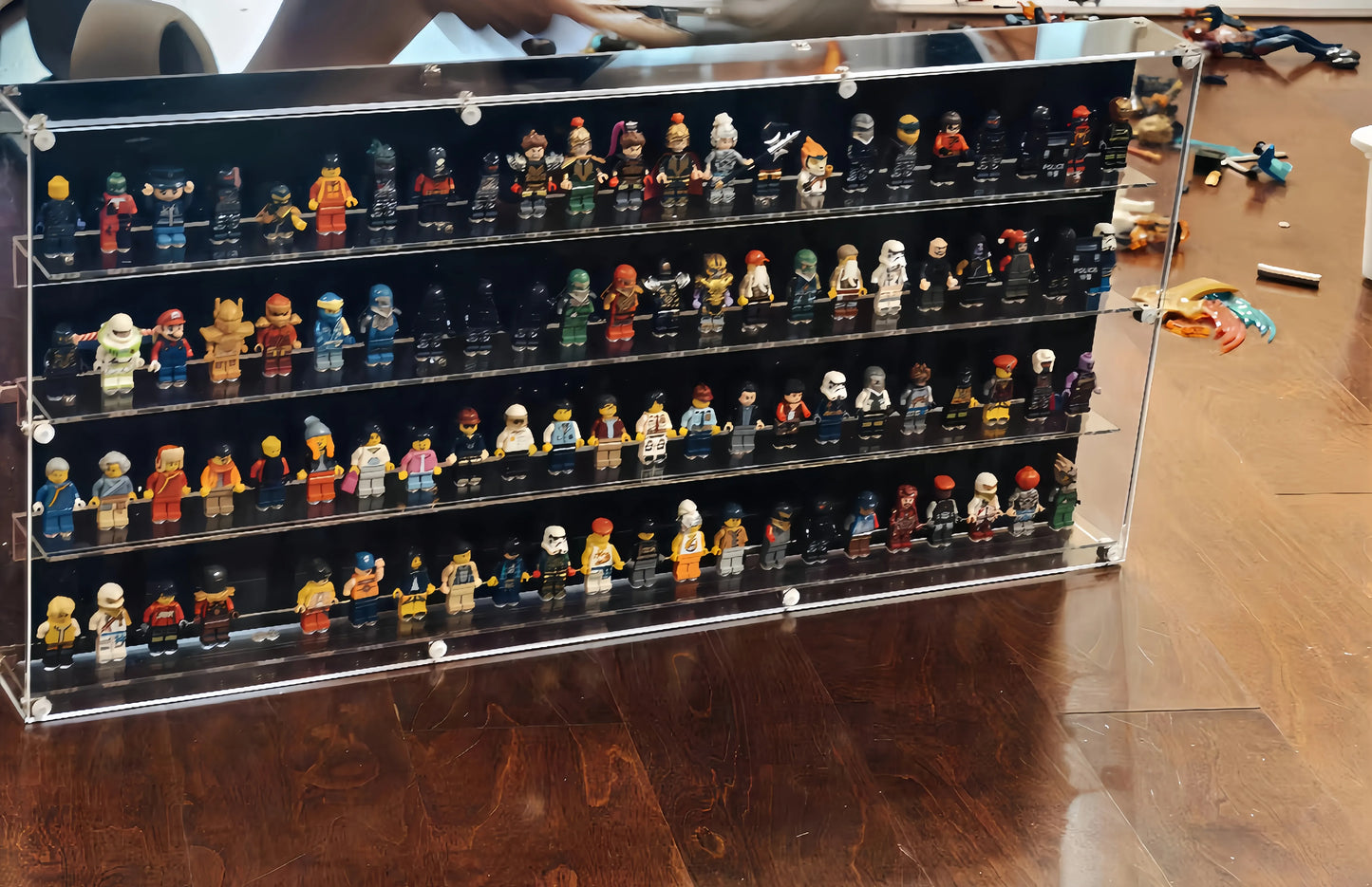 Wandvitrine für 92 LEGO® Minifiguren
